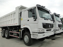 HOWO 6 x 4 volquete（10 rueda，双腔）