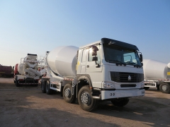 SINOTRUKHO 8x4水泥混合卡车、10立方模混凝土卡车、水泥混凝土在线卡车