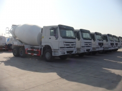 热销售Sinotruk Howo 6x4混凝土搅拌机，水泥转移卡车，搅拌机卡车8立方米