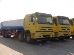 简单安装SINOTRUKHO 8x4水箱卡车、30M3喷水卡车、3万升水喷水卡车